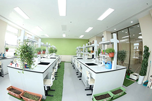 北京明诚外国语学校洪堡学院生物实验室