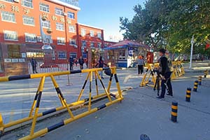 华油荣德小学校园南广场