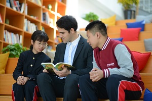 君谊星星教育集团星星学校多元综合发展班学生与老师