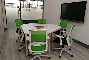 北服国际课程中心研讨室