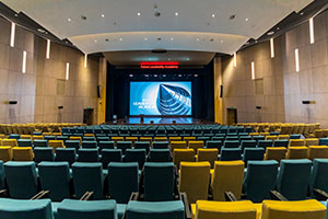 蓝湾未来领导力学校报告厅