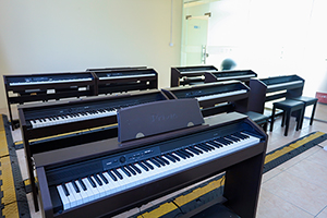 上海成才教育学院钢琴教室