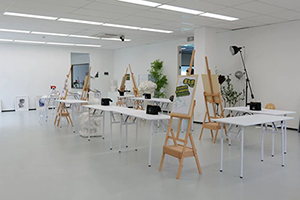 上海浦东新区民办籽奥高级中学美术教室
