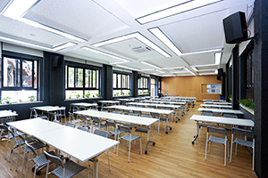 上海新虹桥中学学生餐厅