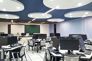 常州市平陵高级中学双语班微机房