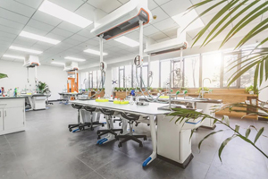 南京安生学校实验室