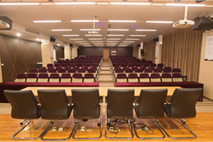 上海医药职工大学日语融合课程大礼堂