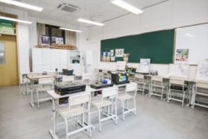 广东实验中学中英国际课程绘画室