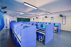 雷纳森英豪国际学院电脑室