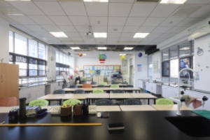 广州耀华国际教育学校实验室