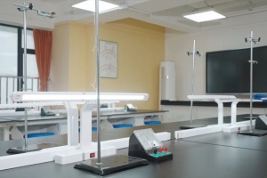 荔湾圣士提芬书院实验室2