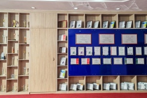 荔湾圣士提芬书院荣誉墙