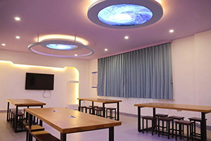 广州海华中学国际部电教室