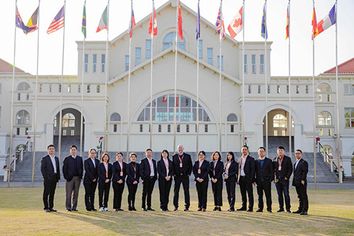 华顿外国语学校师资